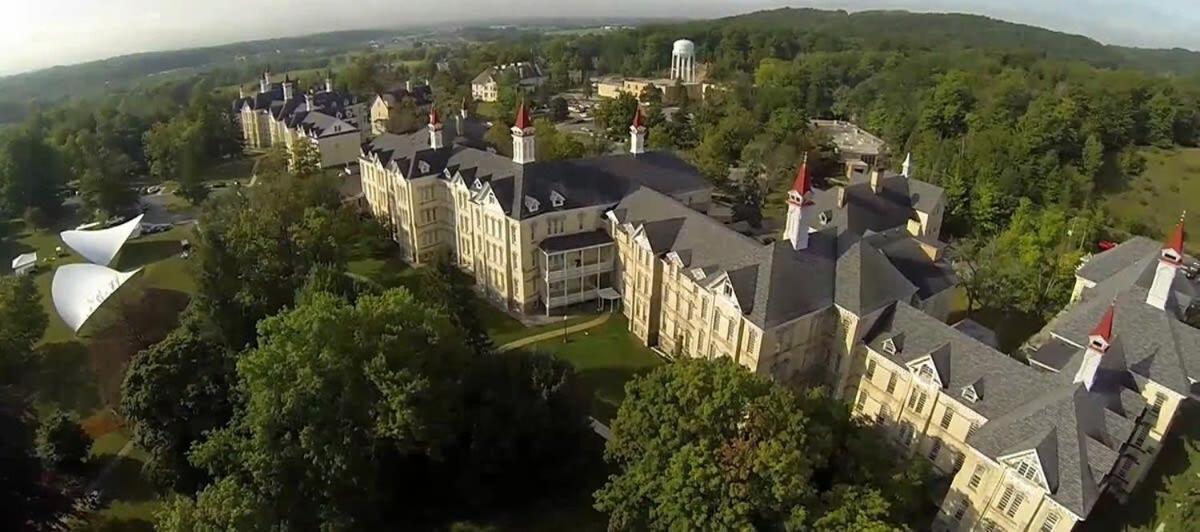 Condo On State Hospital Grounds! Traverse City Exterior foto