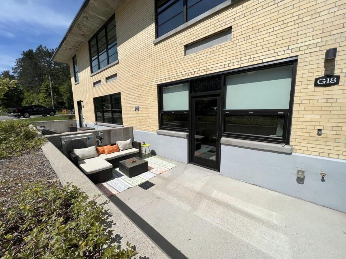 Condo On State Hospital Grounds! Traverse City Exterior foto